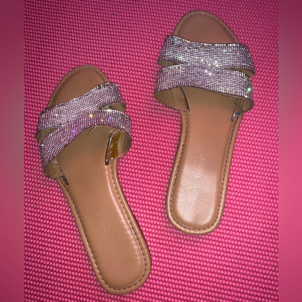 Beige sandals with sparkly cover